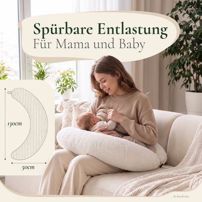 Mutter stillt ihr Baby mit dem KUNU Stillkissen – spürbare Entlastung, 130 × 50 cm